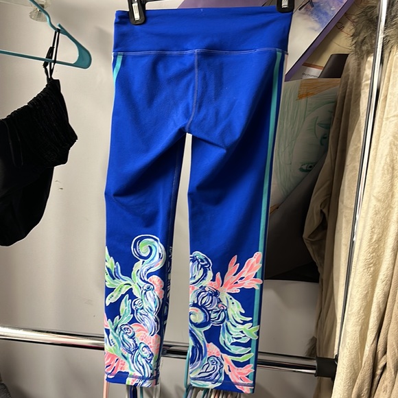 Lilly Pulitzer work out pants - Picture 2 of 3